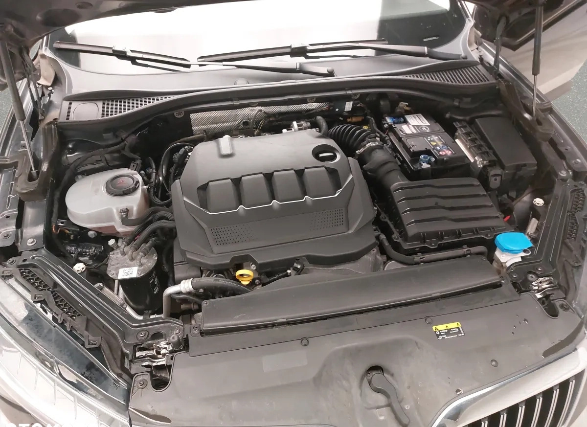 Skoda Superb cena 89800 przebieg: 239500, rok produkcji 2020 z Kudowa-Zdrój małe 67